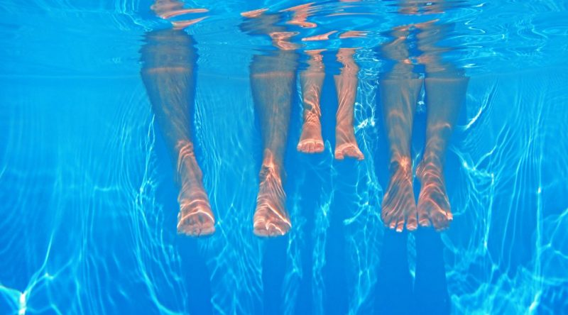 Cuidado pies en piscinas - Podoactiva