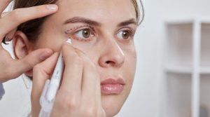 Blefaroplastia: ¿cómo rejuvenecer tu mirada sin parecer operado?