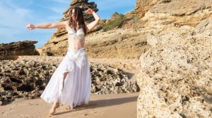 ¿Abdominoplastia o liposucción? Descubre cuál es el tratamiento ideal para ti