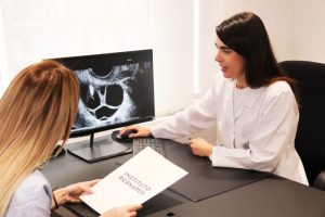 Retraso de la maternidad en España y el aumento de la criopreservación de óvulos