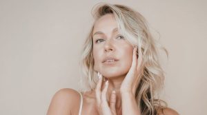 Blefaroplastia inferior transconjuntival: precisión técnica para rejuvenecer la mirada sin cicatrices visibles