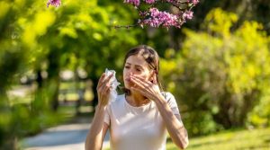 Primavera y alergias oculares: picor, lagrimeo y ojos rojos