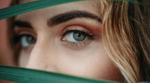 Di adiós a los párpados caídos con la blefaroplastia